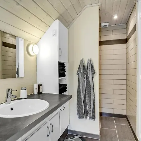 Feriehus In With Kitchen *