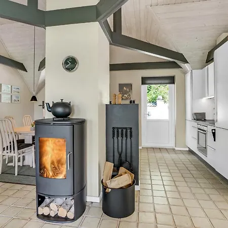Feriehus In With Kitchen *
