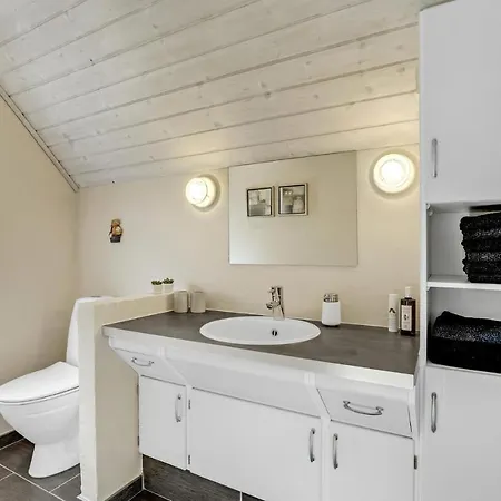 Feriehus In With Kitchen *